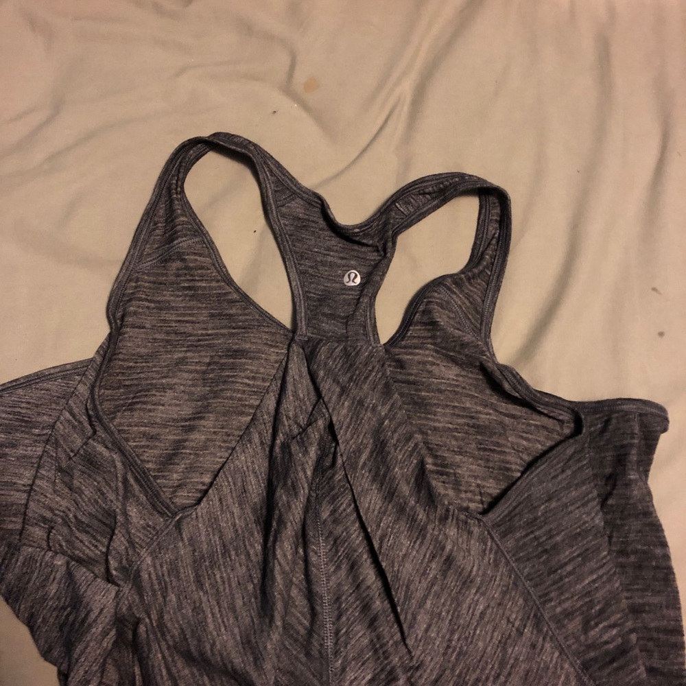 Lululemon essential tank